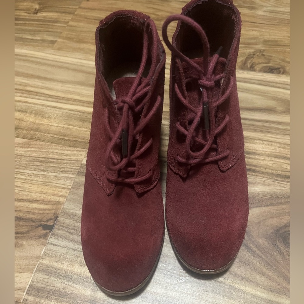 Toms burgundy booties